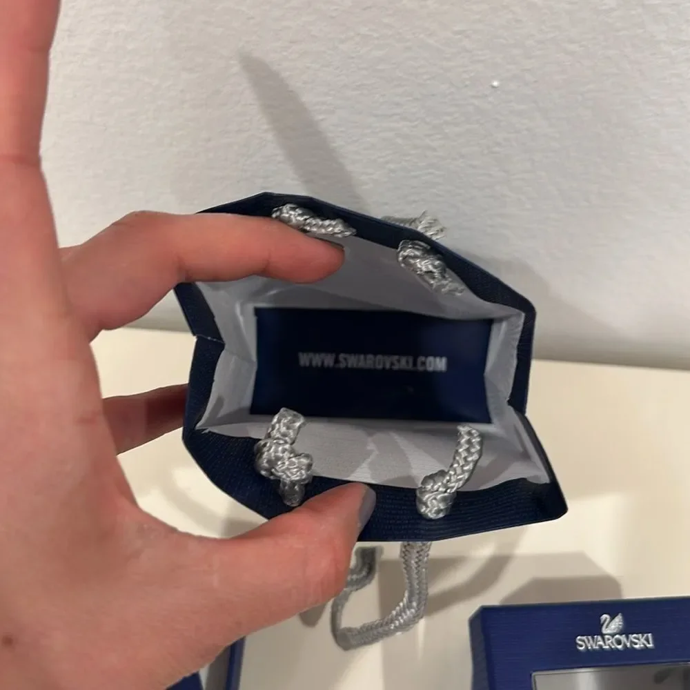 Swarovski boxes and bag bundle - Picture 6 of 9